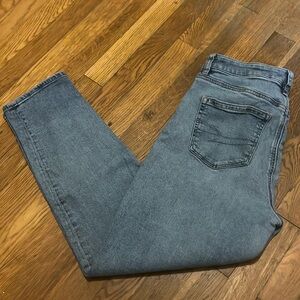 American Eagle stretch mom jeans